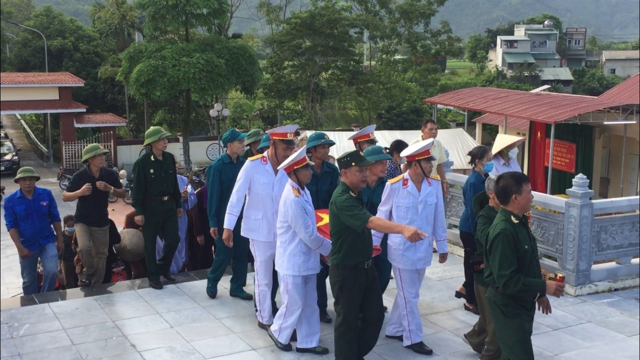 Xã Tân Quang long trọng tổ chức Lễ đón nhận và an táng hài cốt liệt sĩ Phạm Văn Kính