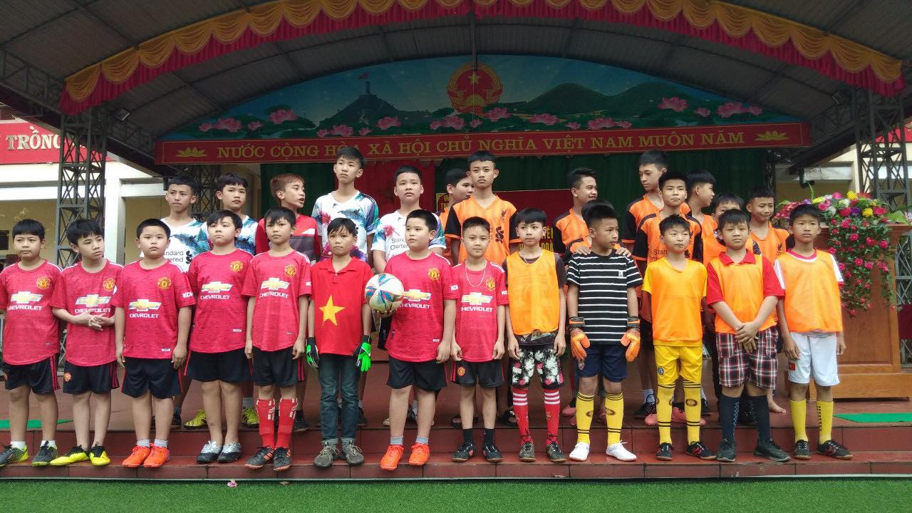Trường THCS Tân Quang tổ chức giải bóng đá thiếu niên toàn trường kỷ niệm 90 năm ngày thành lập Đoàn TNCS Hồ Chí Minh và chào mừng cuộc bầu cử Đại biểu Quốc hội và HĐND các cấp nhiệm kỳ 2021-2026.
